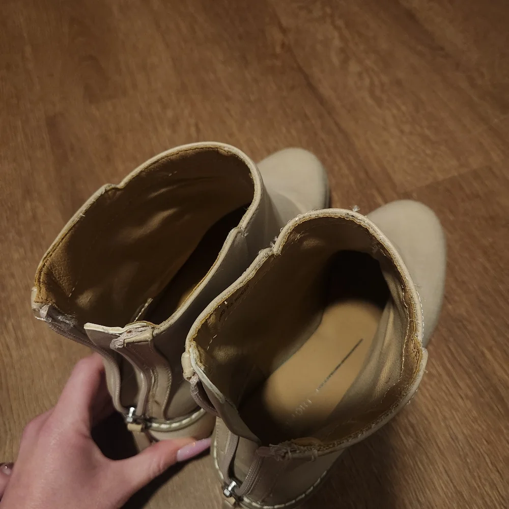 Report Booties - Picture 7 of 8
